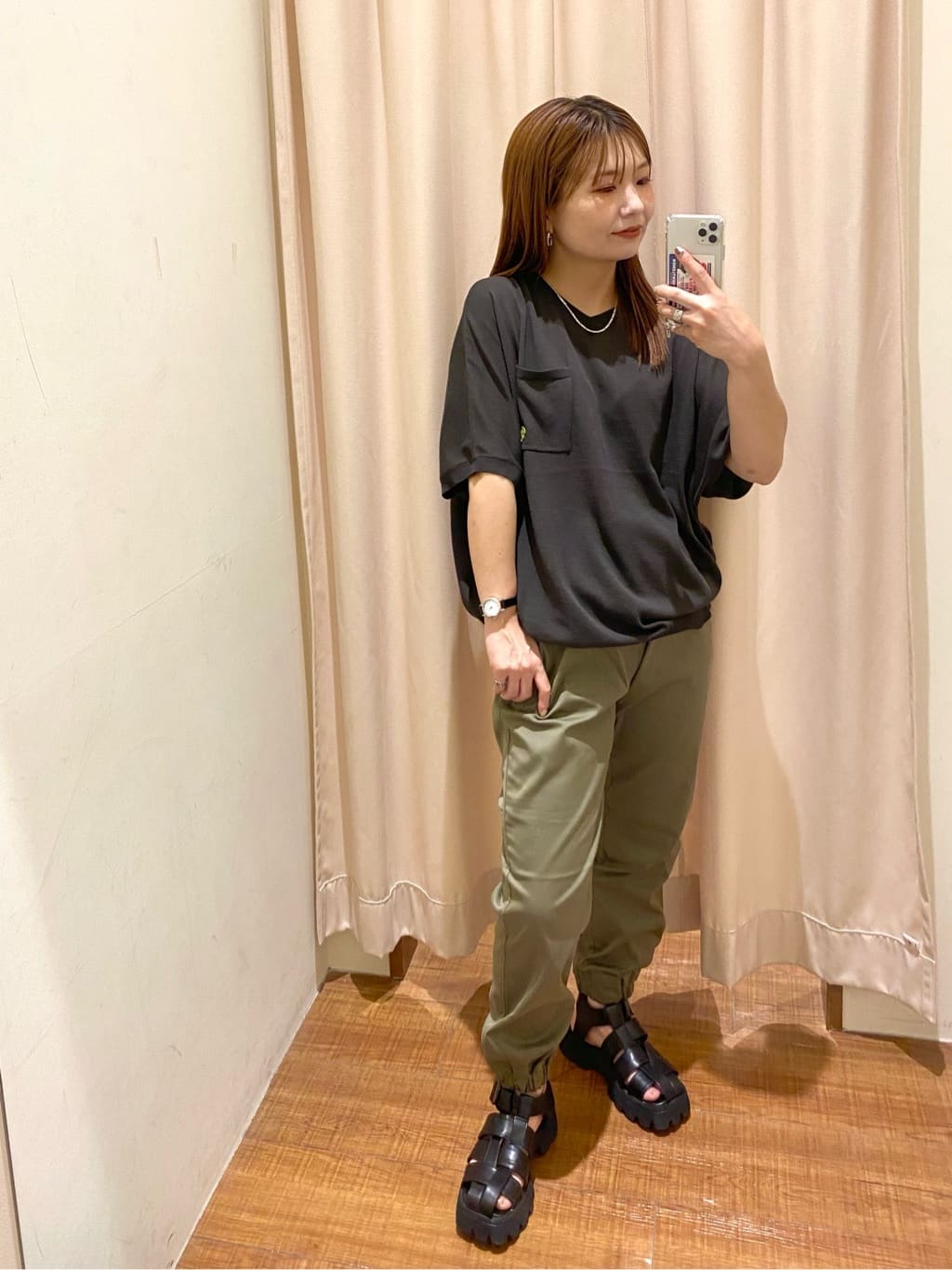RODEO CROWNS WIDE BOWLのスクリプトBIGロゴドルマンニットトップスを使ったコーディネート Rakuten  Fashion(楽天ファッション／旧楽天ブランドアベニュー)2626238
