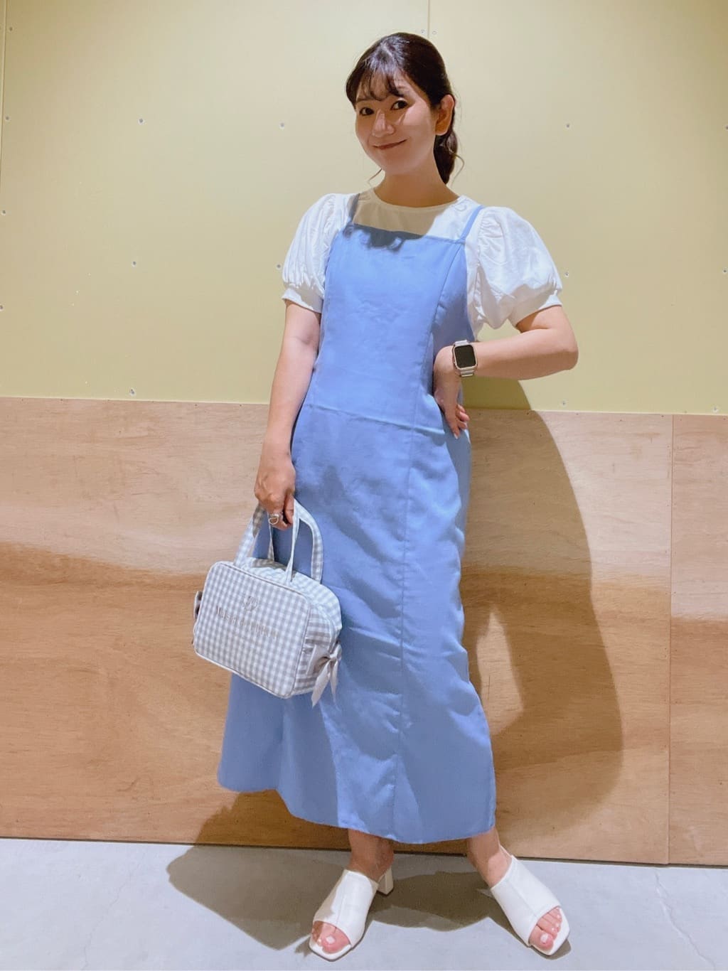 earth music&ecologyのリサイクルポリエステルブレンドキャミワンピースを使ったコーディネートを紹介します。｜Rakuten Fashion(楽天ファッション／旧楽天ブランドアベニュー)2629802