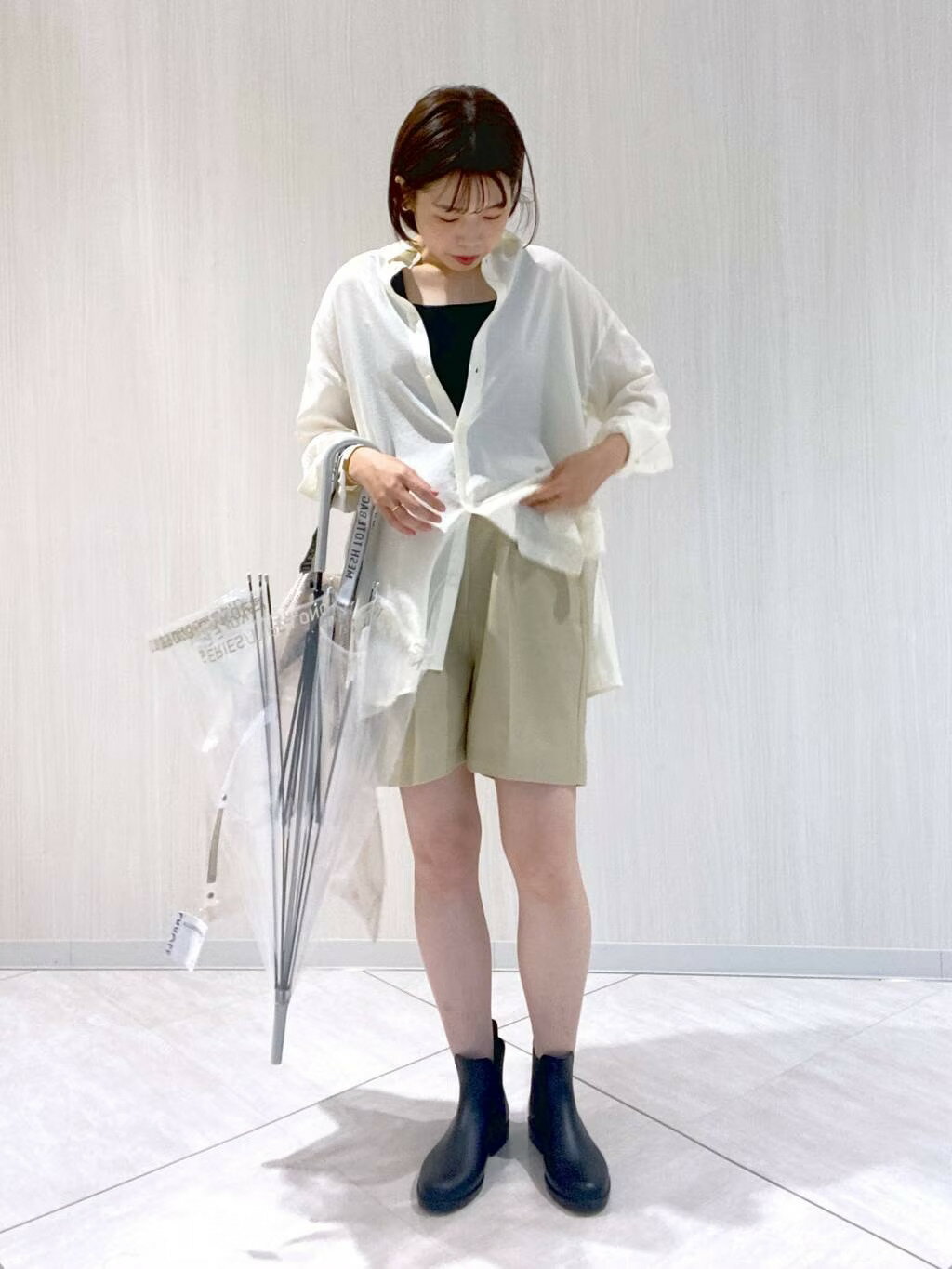 LAKOLEのロゴビニール傘を使ったコーディネートを紹介します。｜Rakuten Fashion(楽天ファッション／旧楽天ブランドアベニュー)2633046