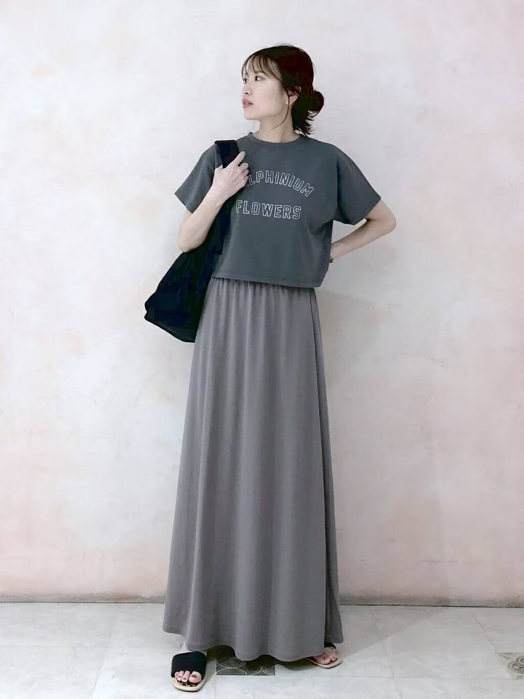 LAKOLEのスロープデイバッグを使ったコーディネートを紹介します。｜Rakuten Fashion(楽天ファッション／旧楽天ブランドアベニュー)2656864