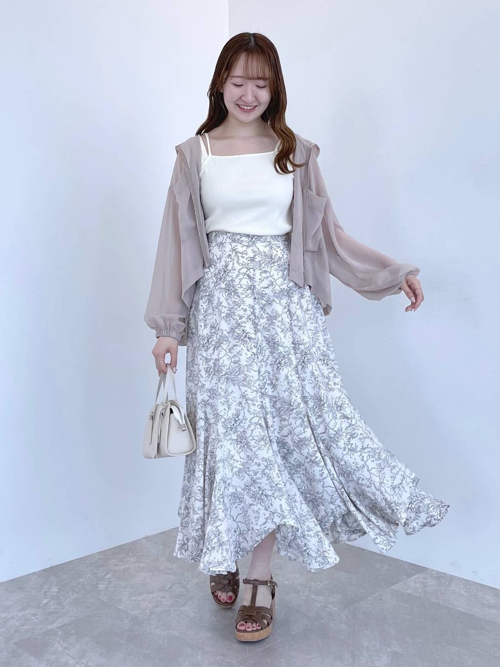mysty womanの【リバイバル!】楊柳シアーZIPパーカーを使ったコーディネートを紹介します。｜Rakuten Fashion(楽天ファッション／旧楽天ブランドアベニュー)2675553