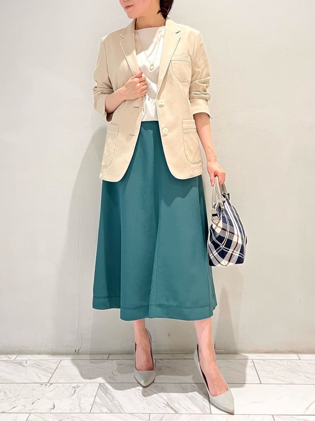 NEWYORKER L-SIZEの【ウォッシャブル】ナチュラルクロス 2釦パイピングジャケットを使ったコーディネートを紹介します。｜Rakuten Fashion(楽天ファッション／旧楽天ブランドアベニュー)2700912