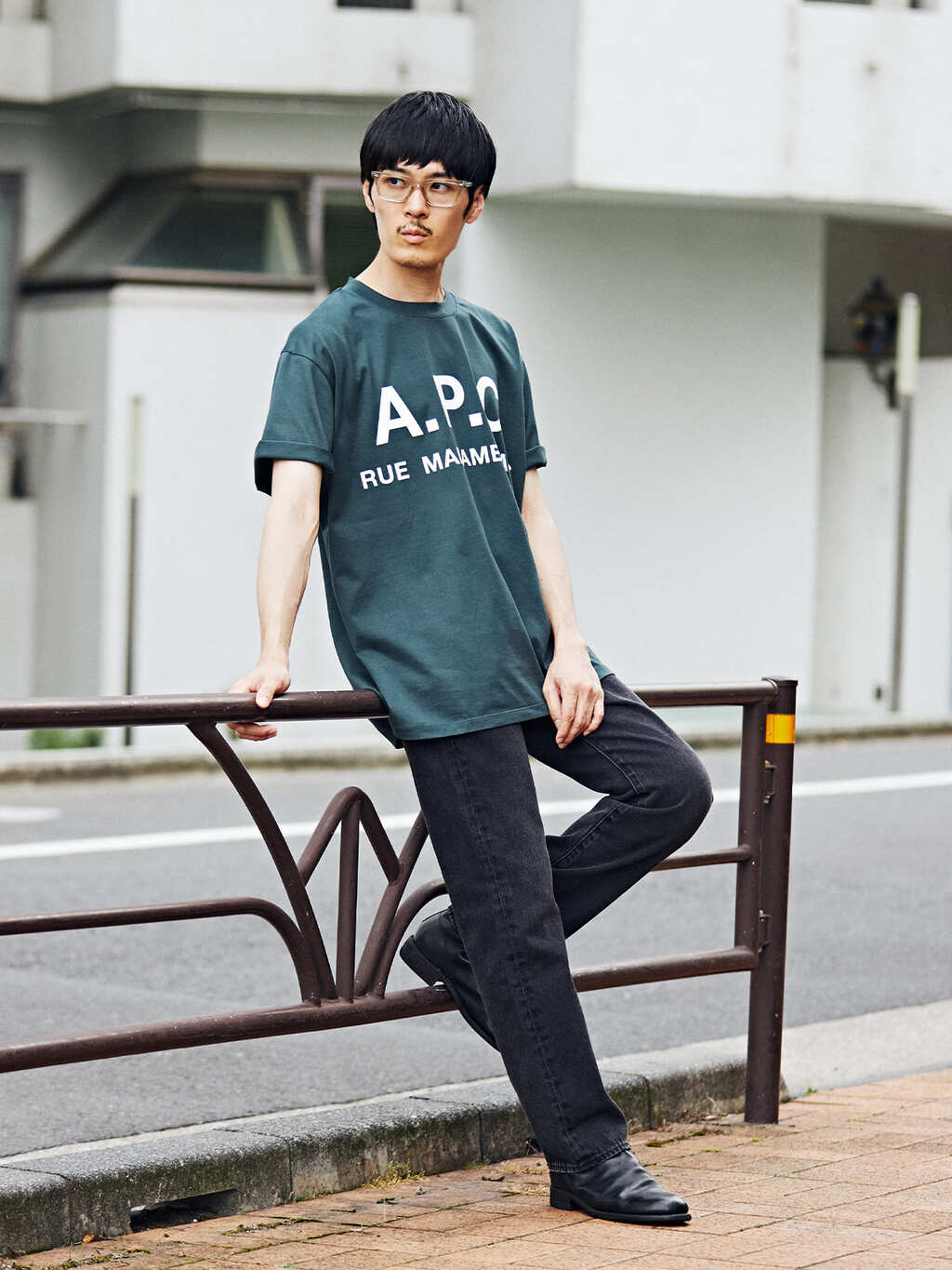 EDIFICE ×A.P.C. 別注 オーバーサイズ ロゴプリント Tシャツ-