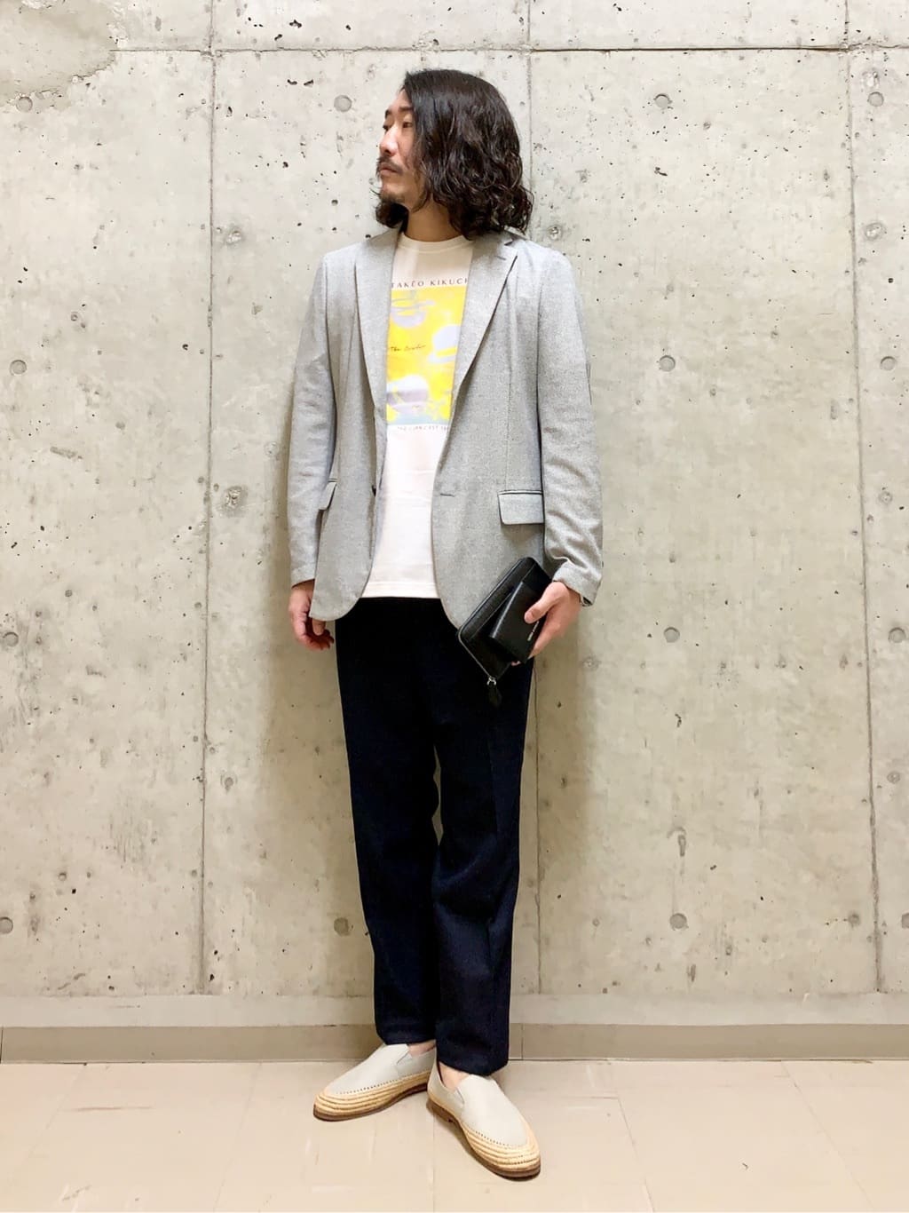 TAKEO KIKUCHIの【Sサイズ~】ボーラーハット プリント Tシャツを使ったコーディネートを紹介します。｜Rakuten Fashion(楽天ファッション／旧楽天ブランドアベニュー)2714556