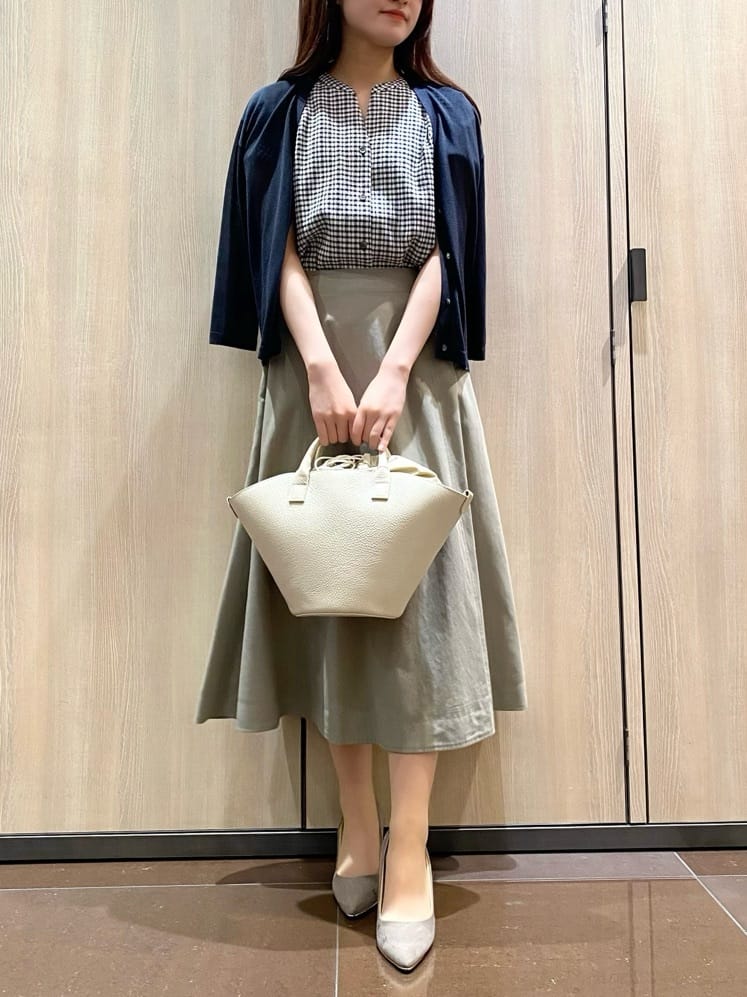 NEWYORKERのライトグログラン フレアスカートを使ったコーディネートを紹介します。｜Rakuten Fashion(楽天ファッション／旧楽天ブランドアベニュー)2717663