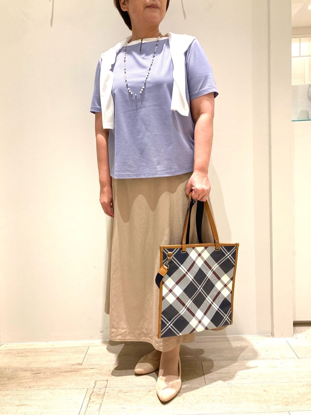 NEWYORKERのライトグログラン フレアスカートを使ったコーディネートを紹介します。｜Rakuten Fashion(楽天ファッション／旧楽天ブランドアベニュー)2717714