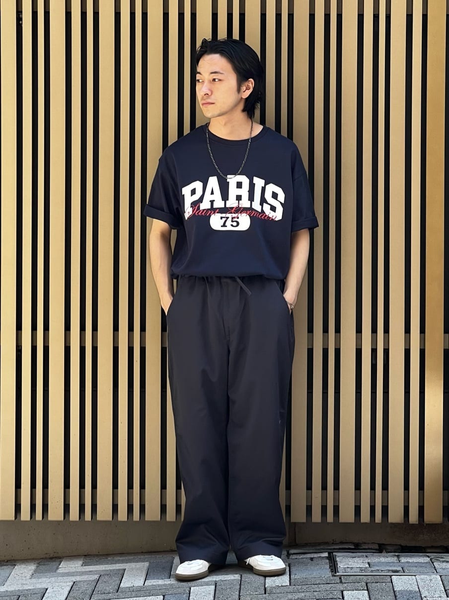 EDIFICEの【Paris Saint-Germain】バーシティロゴプリント Tシャツを使ったコーディネートを紹介します。｜Rakuten Fashion(楽天ファッション／旧楽天ブランドアベニュー)2721022