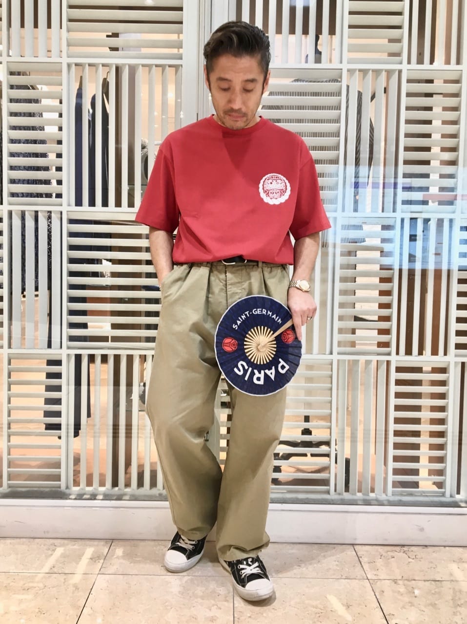 EDIFICEの【Paris Saint-Germain*Makoto Yamaki】DARUMA プリントTシャツを使ったコーディネートを紹介します。｜Rakuten Fashion(楽天ファッション／旧楽天ブランドアベニュー)2743428