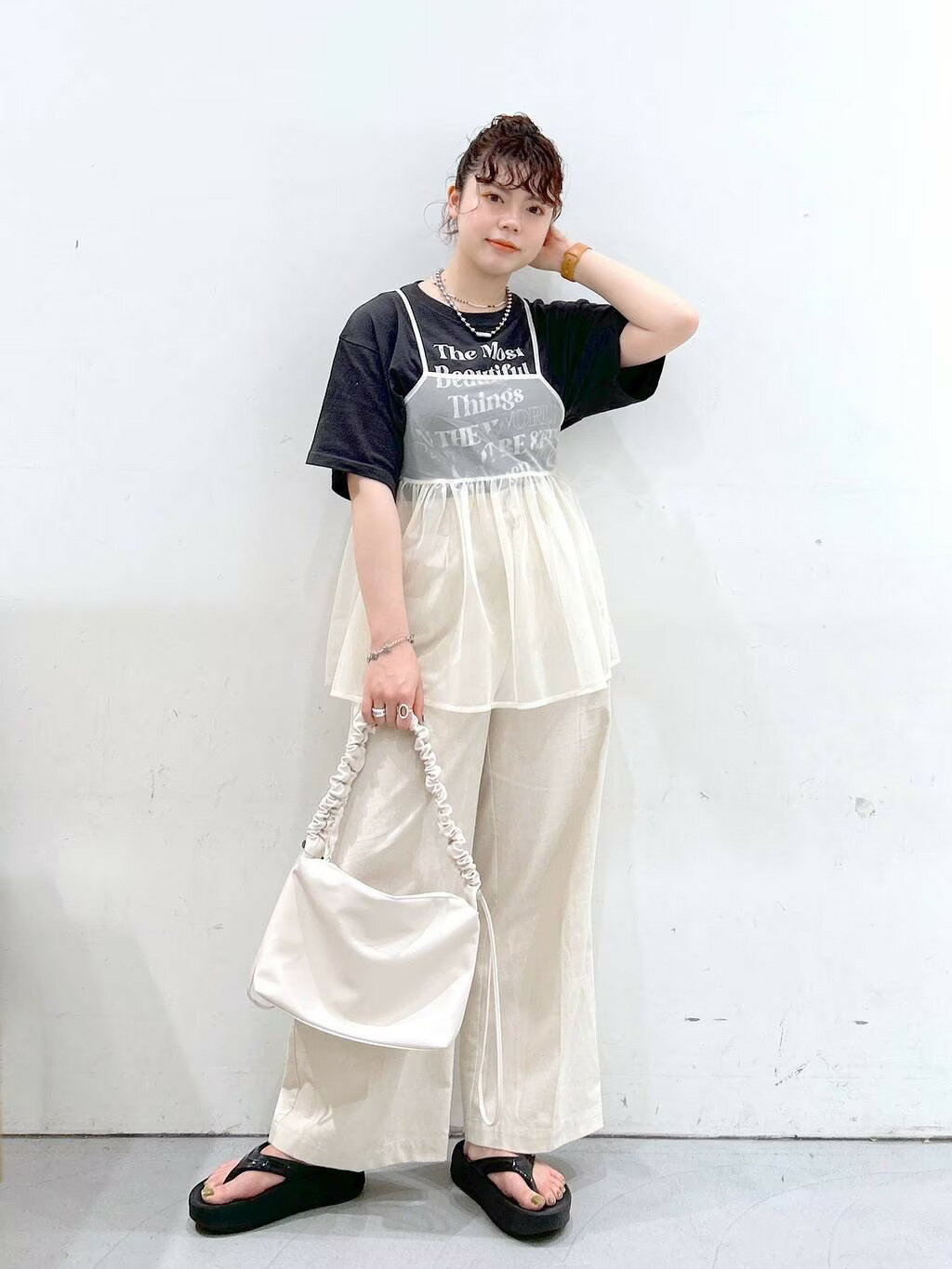 LAKOLEのギャザー2WAYショルダーバッグを使ったコーディネートを紹介します。｜Rakuten Fashion(楽天ファッション／旧楽天ブランドアベニュー)2744389