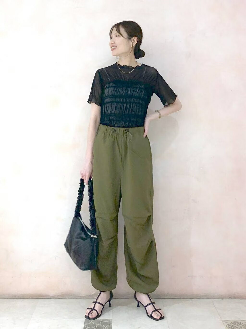 LAKOLEのギャザー2WAYショルダーバッグを使ったコーディネートを紹介します。｜Rakuten Fashion(楽天ファッション／旧楽天ブランドアベニュー)2796120