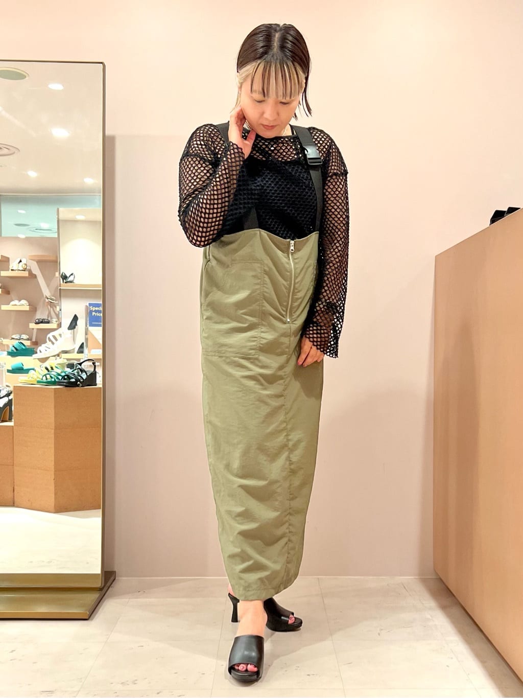 ESPERANZAのくびれヒールミュールを使ったコーディネートを紹介します。｜Rakuten Fashion(楽天ファッション／旧楽天ブランドアベニュー)2808486