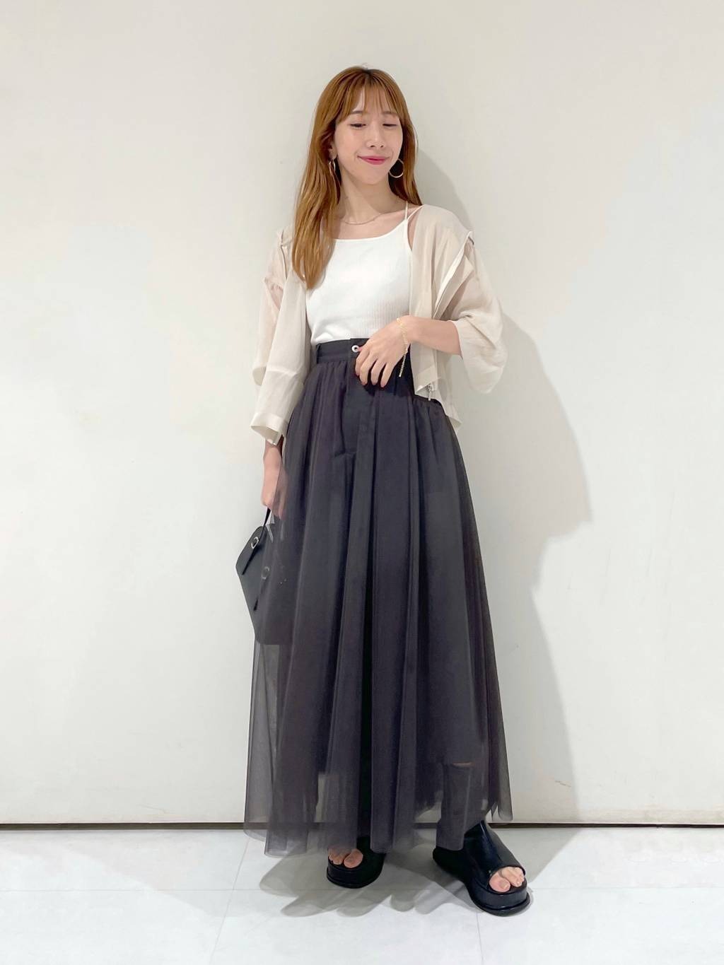 mysty womanの【リバイバル!】楊柳シアーZIPパーカーを使ったコーディネートを紹介します。｜Rakuten Fashion(楽天ファッション／旧楽天ブランドアベニュー)2832038