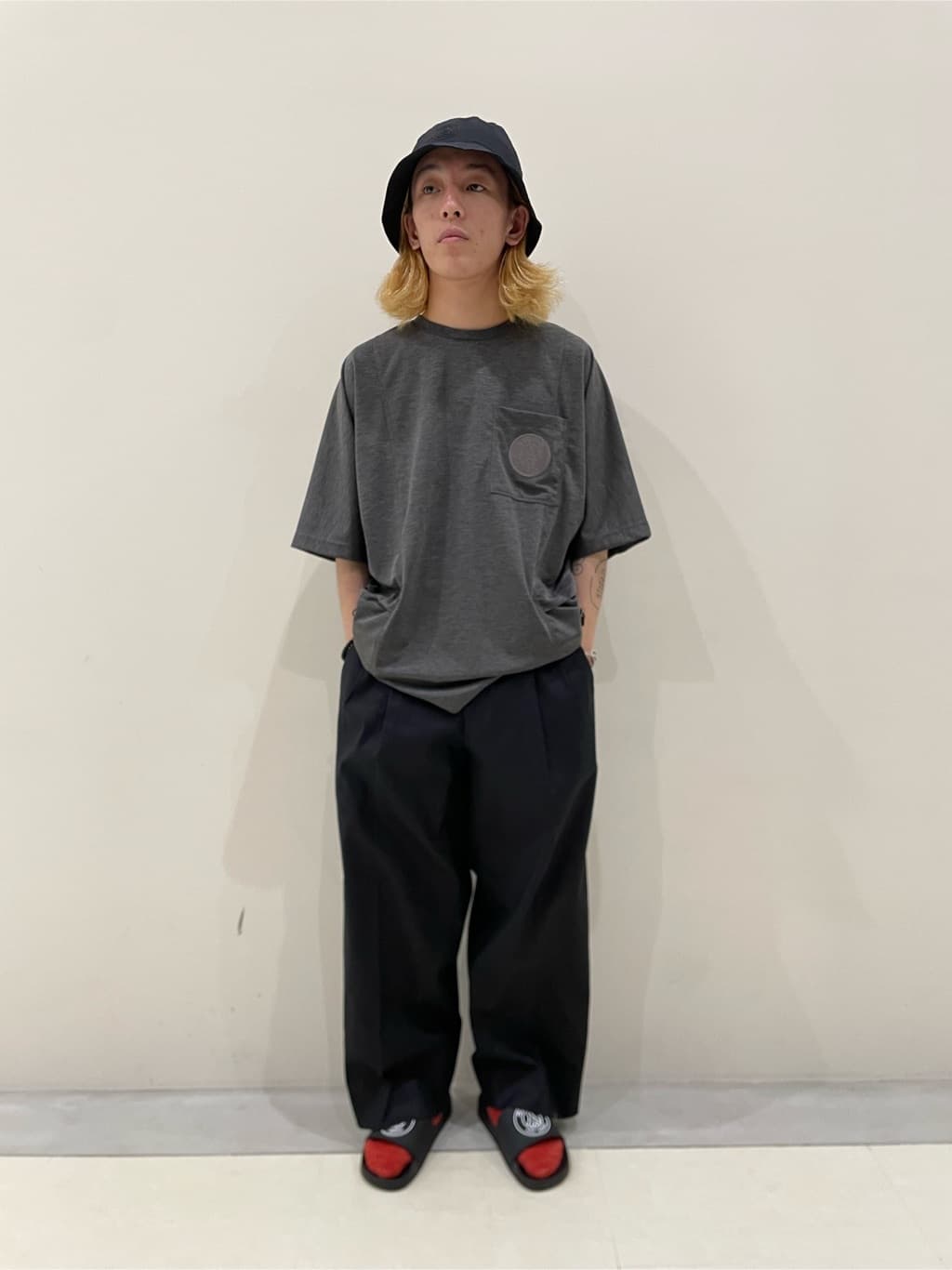 EDIFICEのコーディネートを紹介します。｜Rakuten Fashion(楽天ファッション／旧楽天ブランドアベニュー)2836479