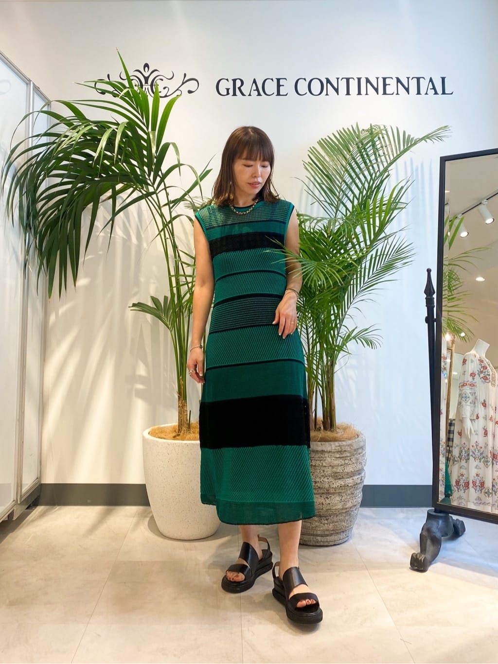 GRACE CONTINENTALのバイカラーナローニットワンピースを使った