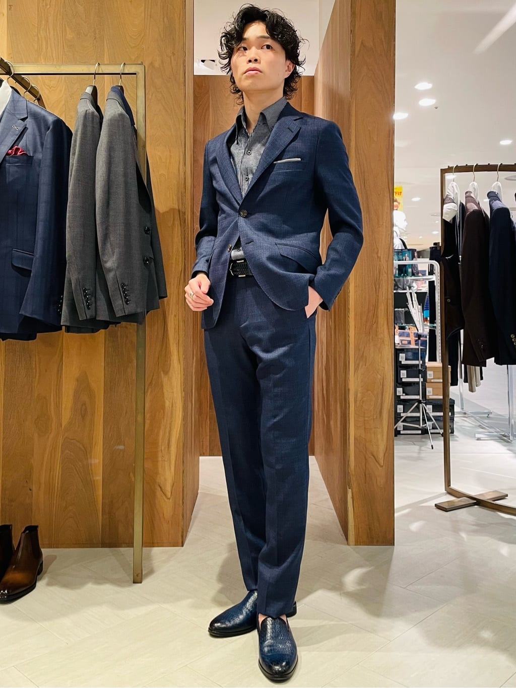 MEN'S BIGIの【ACTIVE TAILOR】アソートストレッチジャケット<セットアップ・スリーピース対応>を使ったコーディネートを紹介します。｜Rakuten Fashion(楽天ファッション／旧楽天ブランドアベニュー)2863576