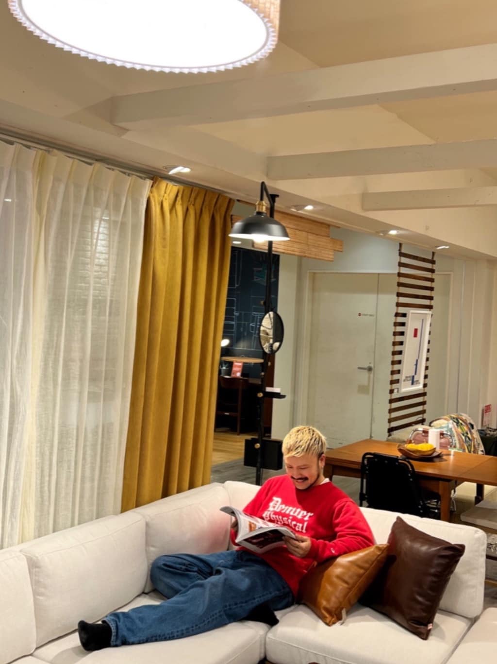 journal standard FurnitureのORIKASA LED CEILING LIGHT 折笠 LED シーリングライトを使ったコーディネートを紹介します。｜Rakuten Fashion(楽天ファッション／旧楽天ブランドアベニュー)2864375