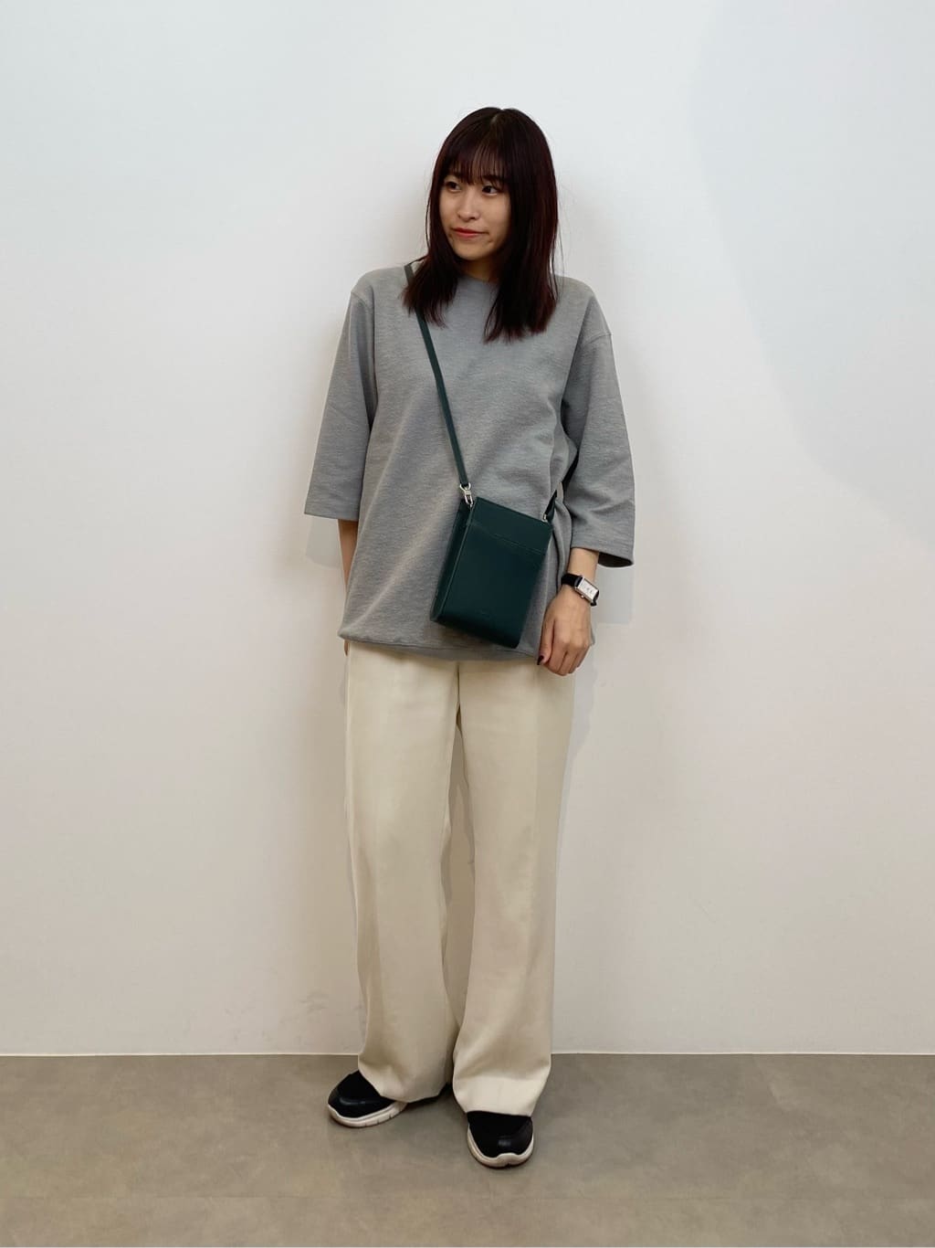 TAKEO KIKUCHIのミニ ボックスショルダーバッグを使ったコーディネートを紹介します。｜Rakuten Fashion(楽天ファッション／旧楽天ブランドアベニュー)2866749
