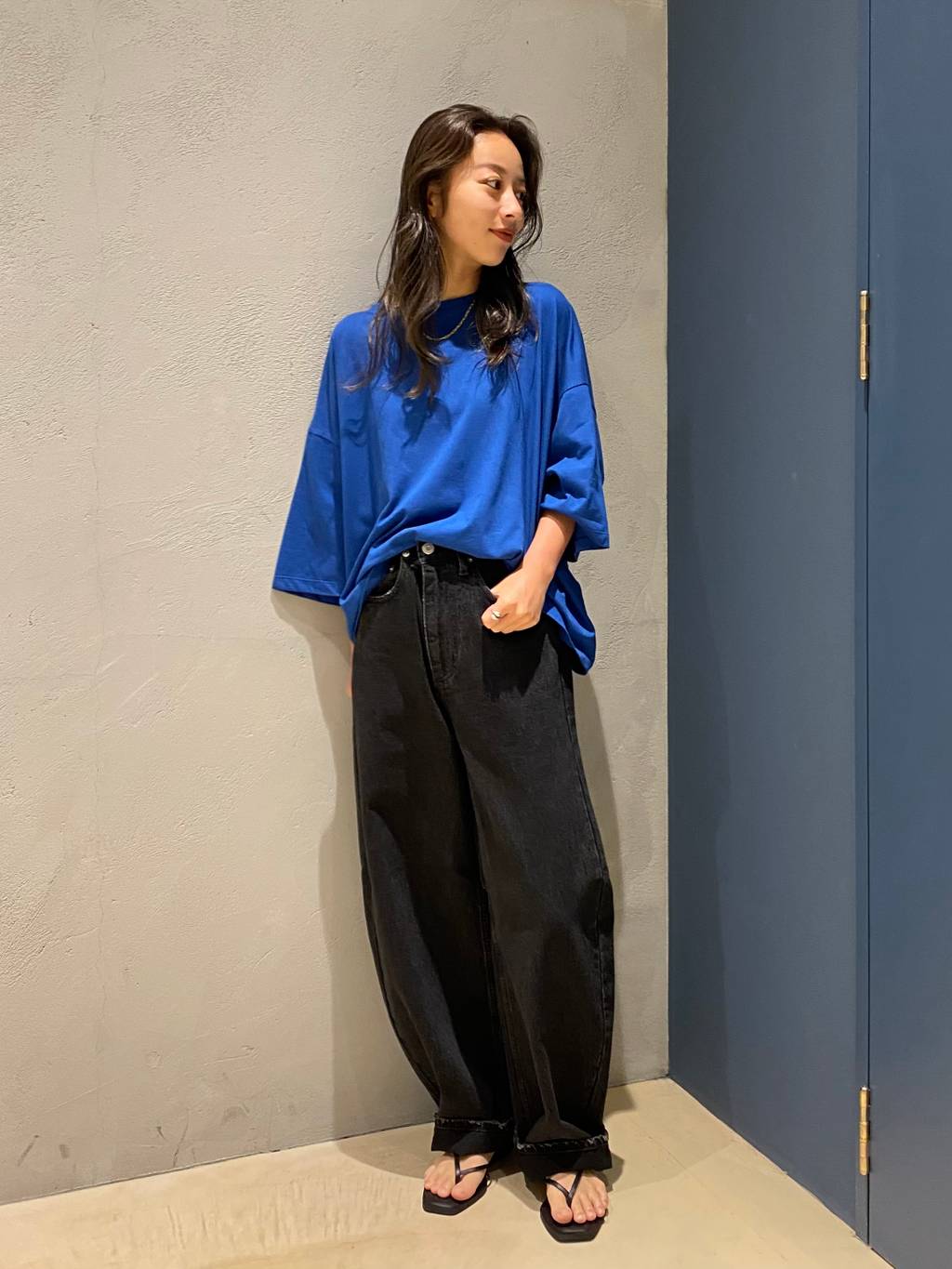 Curensologyの<&RC>カーヴィーデニムパンツを使ったコーディネートを紹介します。｜Rakuten Fashion(楽天ファッション／旧楽天ブランドアベニュー)2867793
