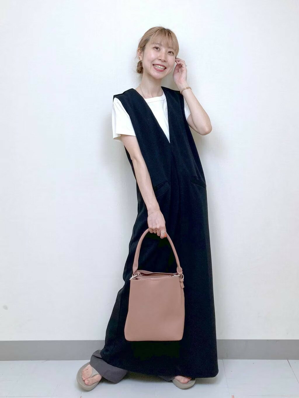 LAKOLEのワンハンドル2WAYスクエアバッグ3を使ったコーディネートを紹介します。｜Rakuten Fashion(楽天ファッション／旧楽天ブランドアベニュー)2876131