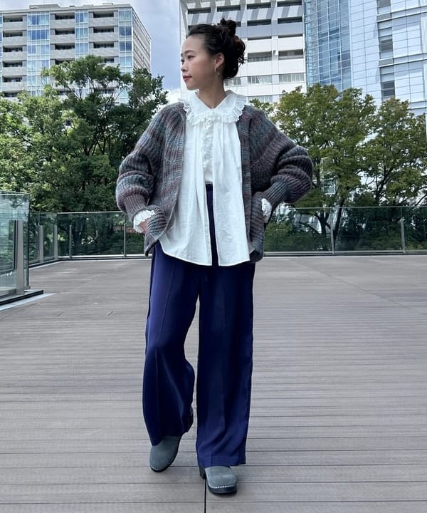 BEAMS WOMENのmaturely / Side Stripe Slacksを使ったコーディネート