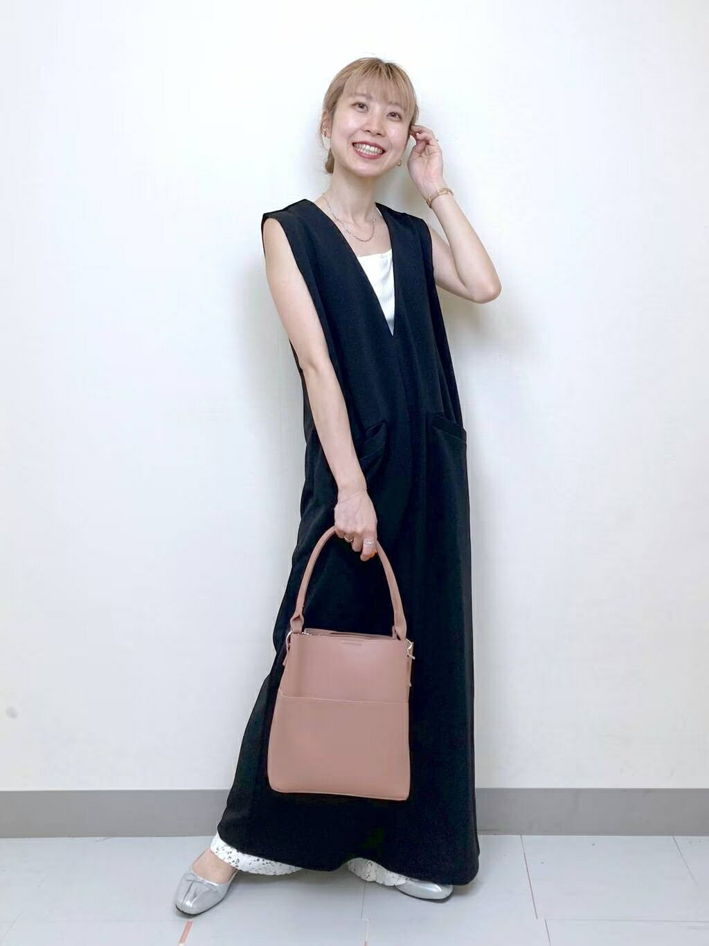 LAKOLEのワンハンドル2WAYスクエアバッグ3を使ったコーディネートを紹介します。｜Rakuten Fashion(楽天ファッション／旧楽天ブランドアベニュー)2895288