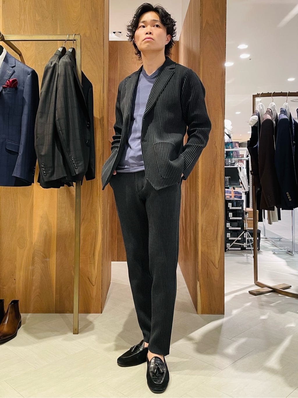 MEN'S BIGIのたて畝ニットジャージテーラードジャケット<セットアップ対応>を使ったコーディネートを紹介します。｜Rakuten Fashion(楽天ファッション／旧楽天ブランドアベニュー)2896969