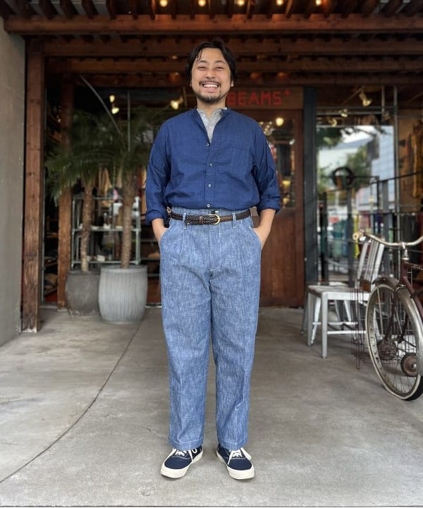 BEAMS MENのBEAMS PLUS / インディゴ シャンブレー バンドカラー シャツ クラシック フィットを使ったコーディネート |  Rakuten Fashion(楽天ファッション／旧楽天ブランドアベニュー)2939629