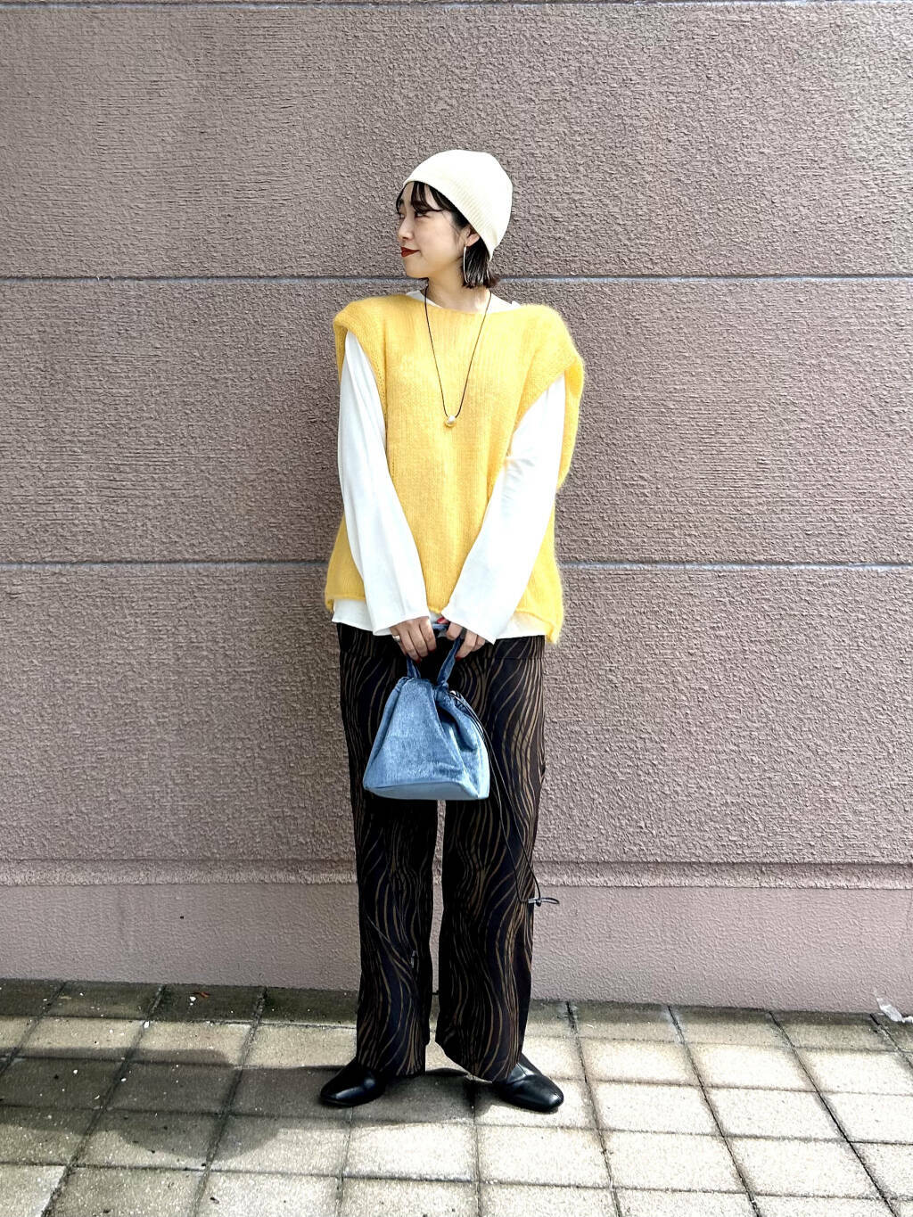 URBAN RESEARCH ITEMSの『別注』WANDERUNG*URBAN RESEARCH ニットベストを使ったコーディネートを紹介します。｜Rakuten Fashion(楽天ファッション／旧楽天ブランドアベニュー)2965909