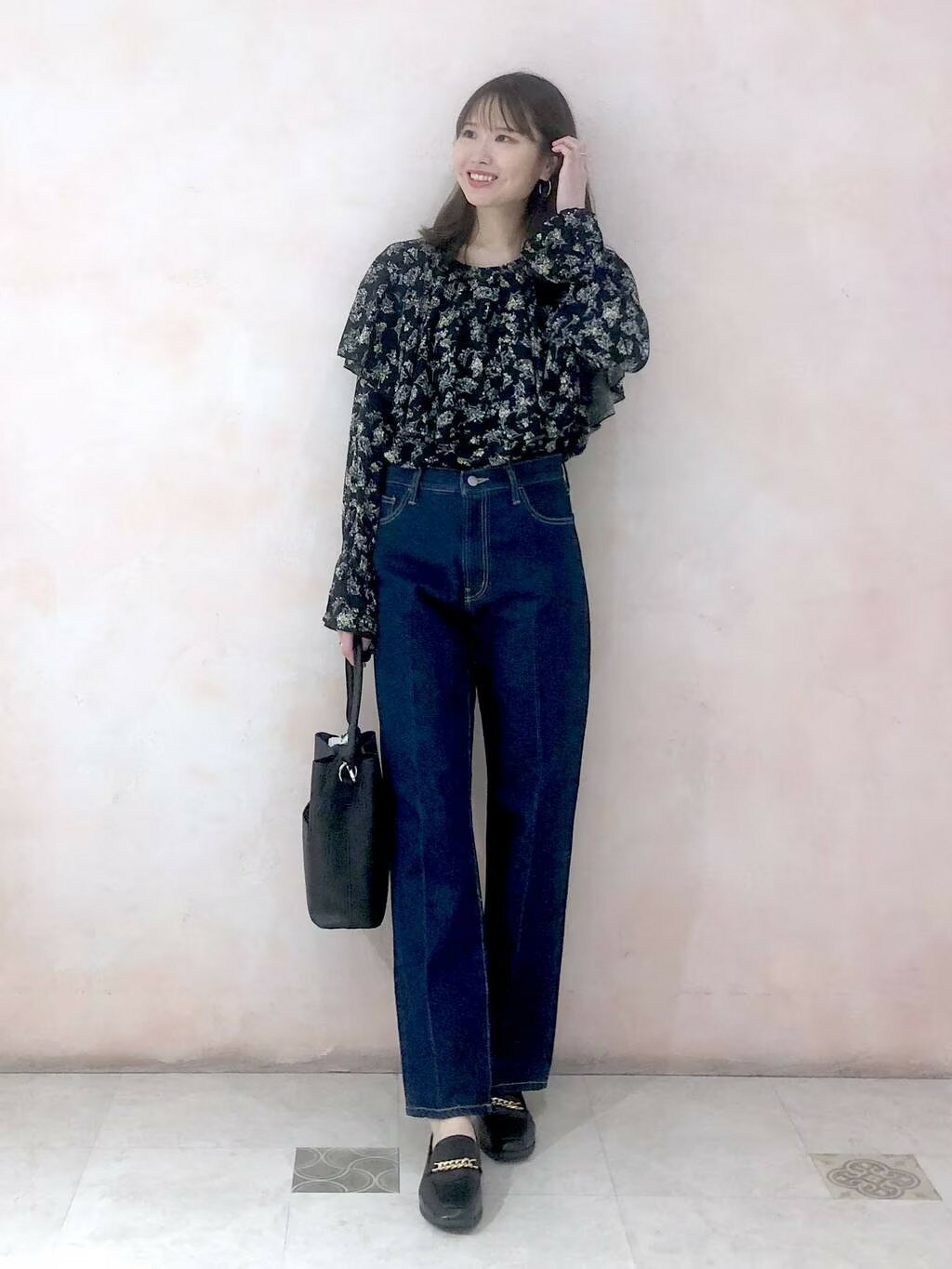 LAKOLEのワンハンドル2WAYスクエアバッグ3を使ったコーディネートを紹介します。｜Rakuten Fashion(楽天ファッション／旧楽天ブランドアベニュー)2971372