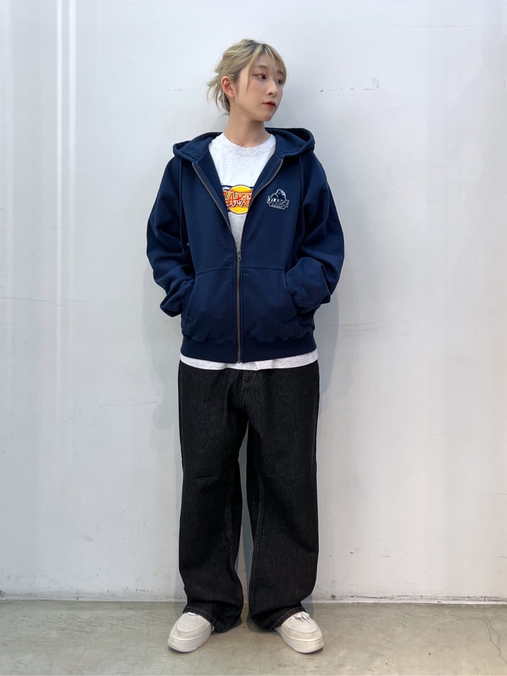XLARGEのBACKSIDE SLANTED OG ZIP HOODED SWEAT パーカー XLARGE XLARGEのBACKSIDE SLANTED OG ZIP HOODED SWEAT パーカー XLARGE