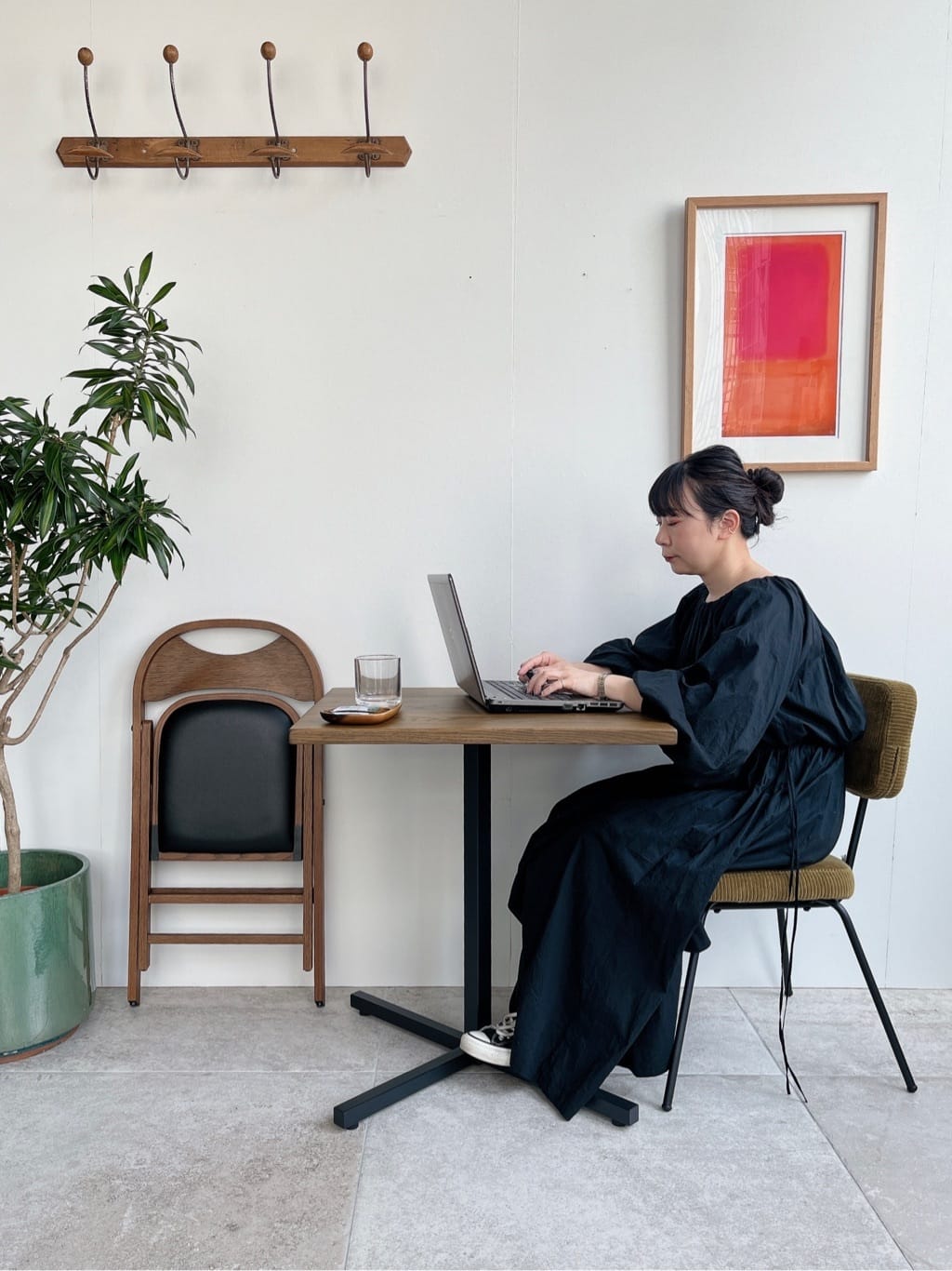 journal standard Furnitureの【HASAMI PORCELAIN / ハサミポーセリン】TUMBLER グラス タンブラーを使ったコーディネートを紹介します。｜Rakuten Fashion(楽天ファッション／旧楽天ブランドアベニュー)2997747