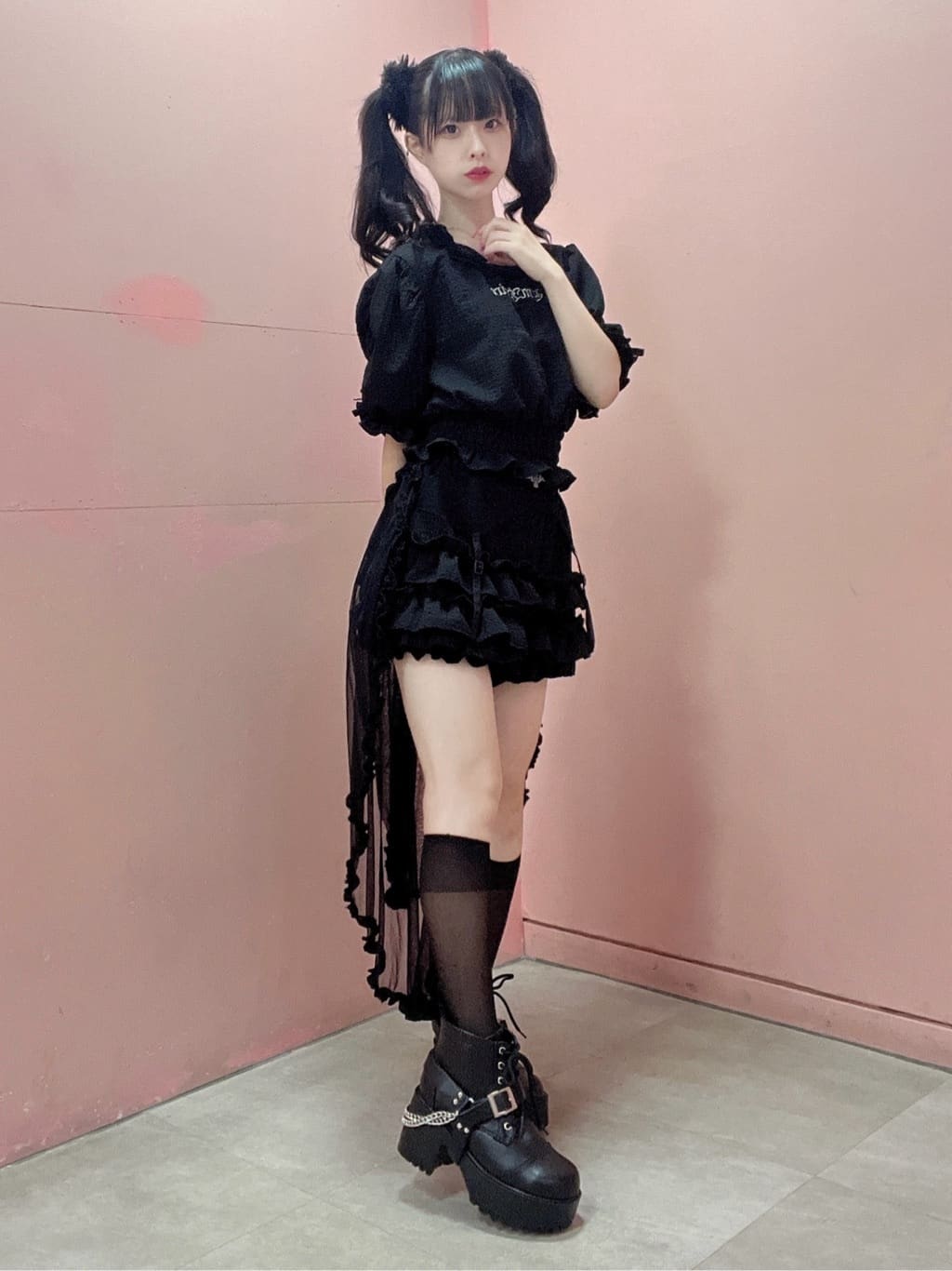 ESPERANZAの厚底チェーンベルト付き2WAYレースアップブーツを使ったコーディネートを紹介します。｜Rakuten Fashion(楽天ファッション／旧楽天ブランドアベニュー)3001748
