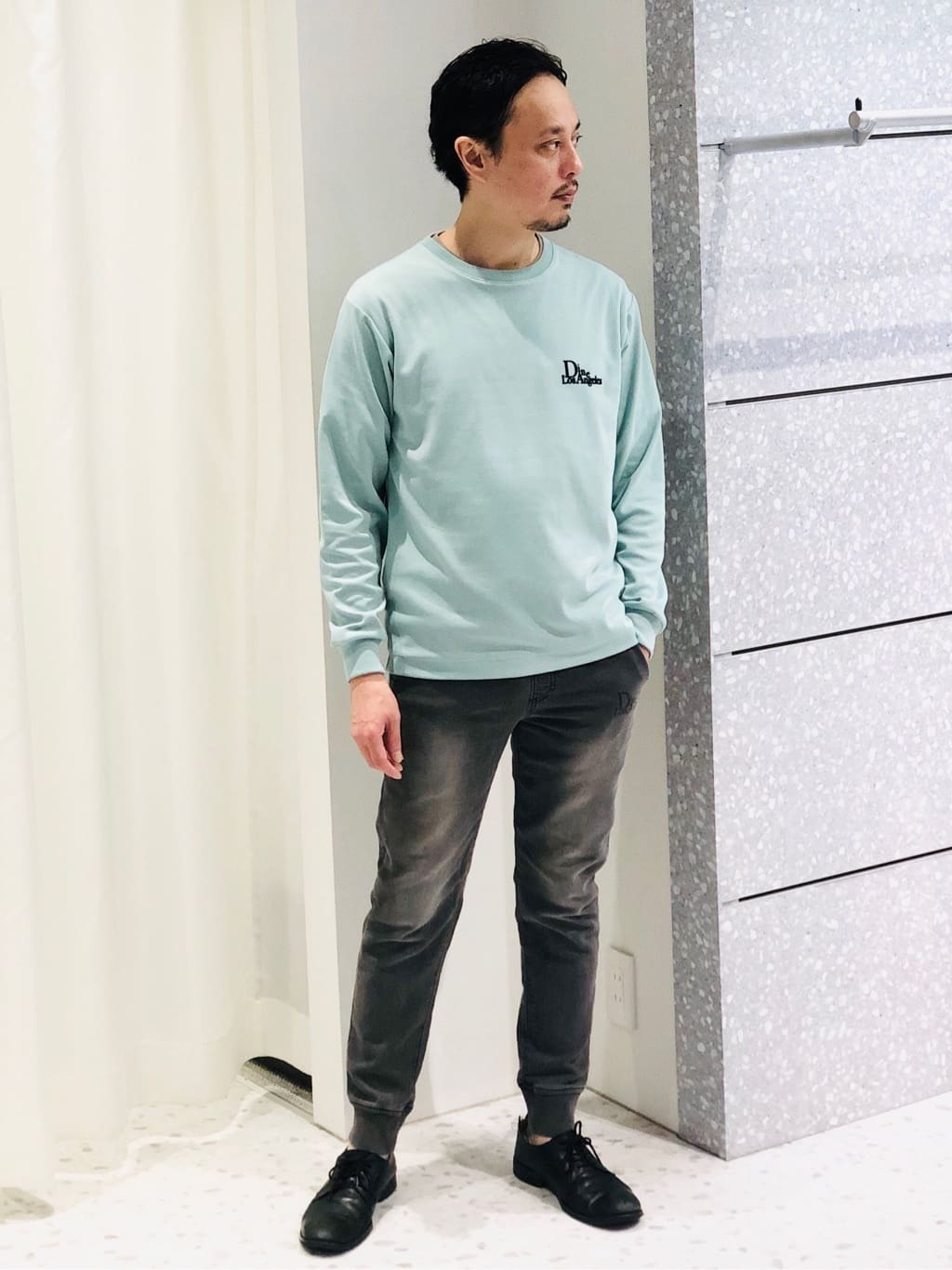 MEN'S BIGIのストレッチスムースフロッキープリントTを使ったコーディネートを紹介します。｜Rakuten Fashion(楽天ファッション／旧楽天ブランドアベニュー)3004867