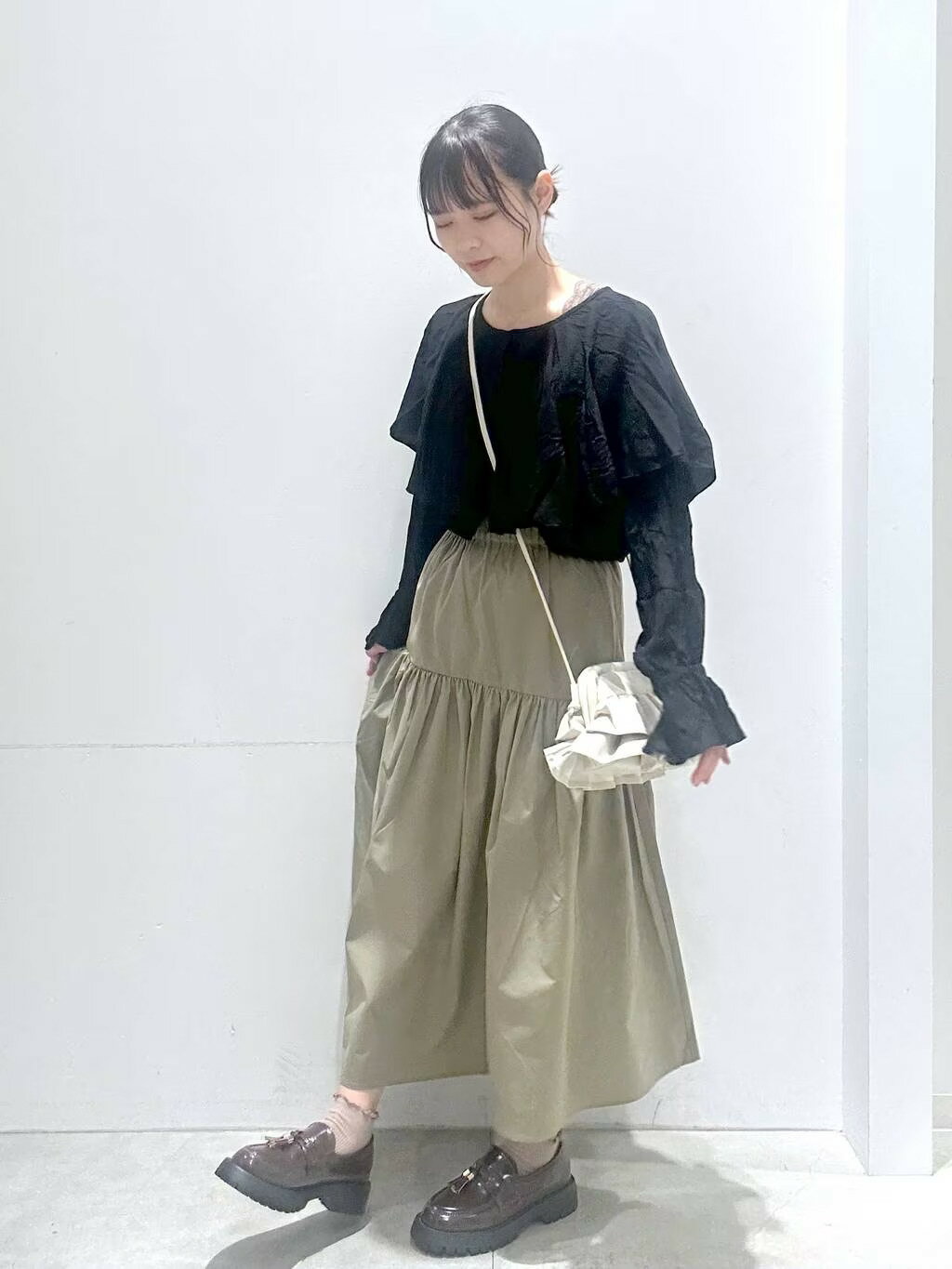 LAKOLEのタッセルタンクソールローファーを使ったコーディネートを紹介します。｜Rakuten Fashion(楽天ファッション／旧楽天ブランドアベニュー)3014120