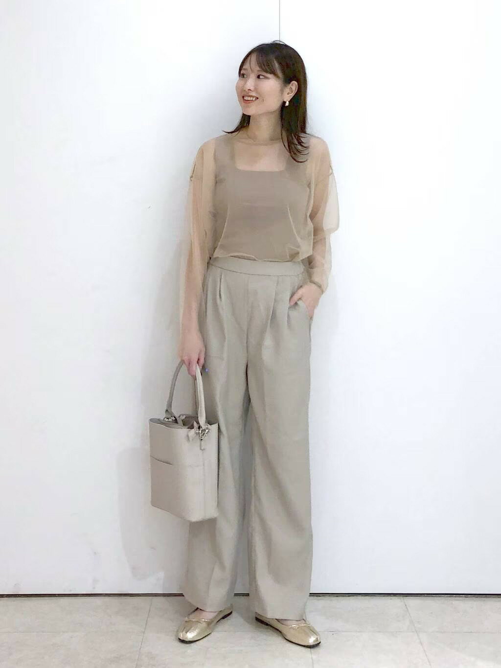 LAKOLEのワンハンドル2WAYスクエアバッグ3を使ったコーディネートを紹介します。｜Rakuten Fashion(楽天ファッション／旧楽天ブランドアベニュー)3014121