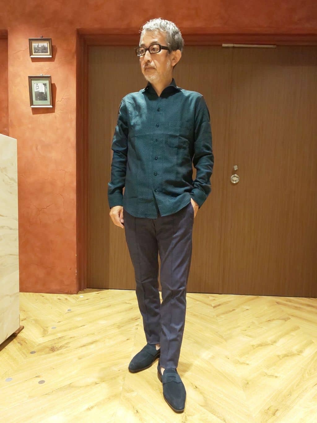 MEN'S BIGIのTRドビーハイパワーストレッチスラックスパンツを使ったコーディネートを紹介します。｜Rakuten Fashion(楽天ファッション／旧楽天ブランドアベニュー)3016044