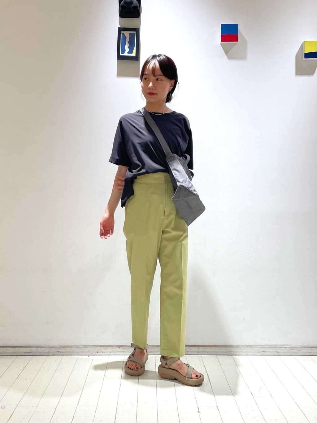 UNITED ARROWS LTD. OUTLETのサイドタブ バレル テーパード パンツ