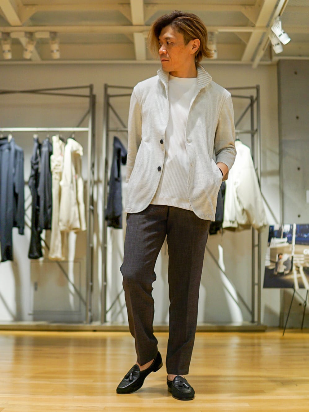 MEN'S BIGIのタックジャガード七分袖ライトジャケットを使ったコーディネートを紹介します。｜Rakuten Fashion(楽天ファッション／旧楽天ブランドアベニュー)3024262