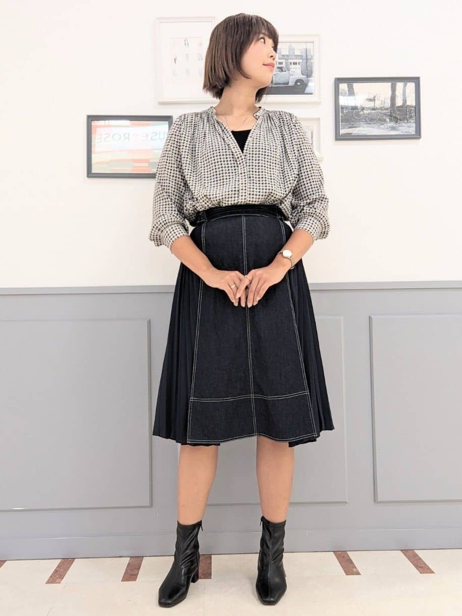 groveのグローブ人気のスカート!デニムサイドプリーツスカートを使ったコーディネートを紹介します。｜Rakuten Fashion(楽天ファッション／旧楽天ブランドアベニュー)3047778