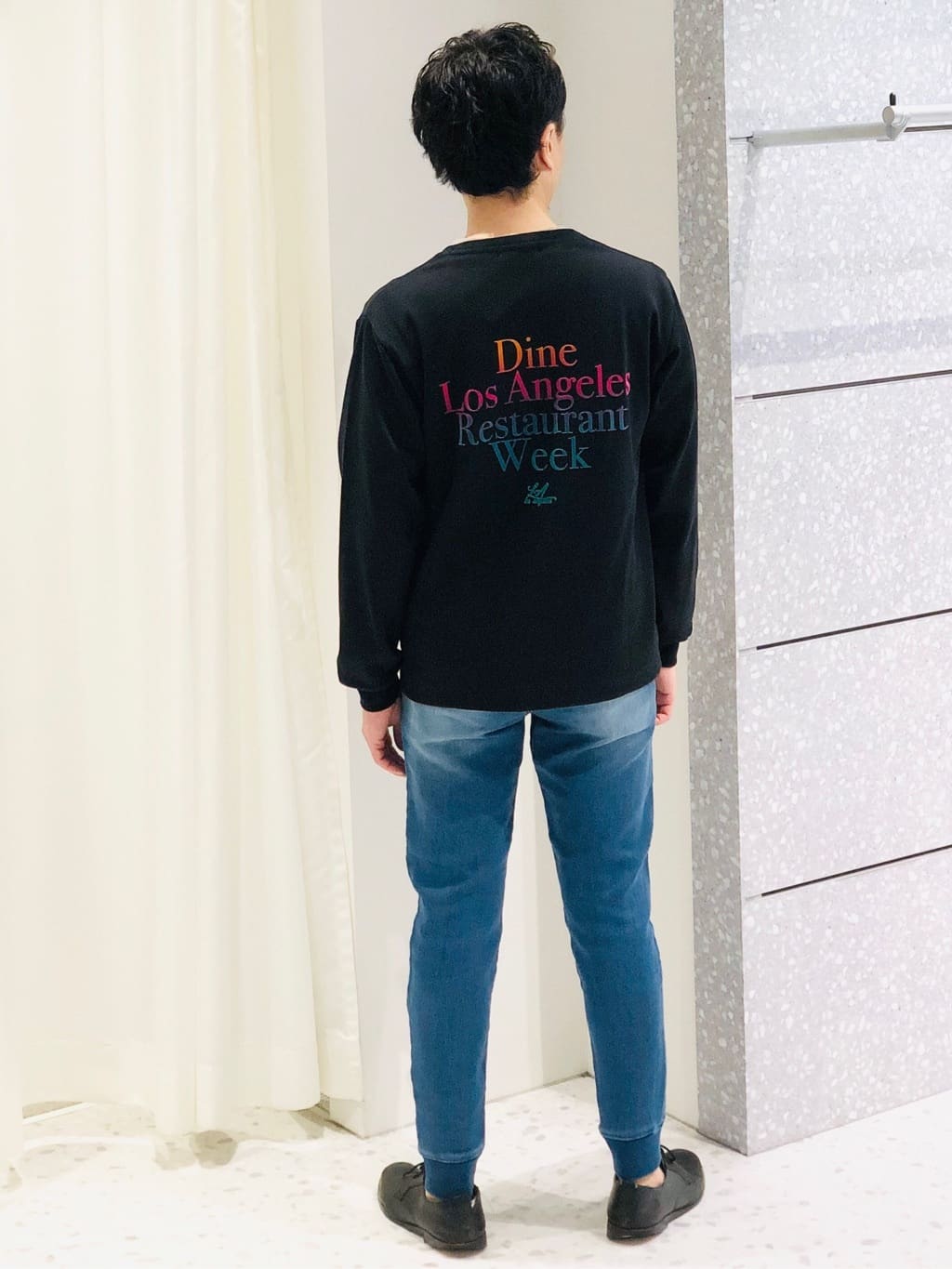 MEN'S BIGIのストレッチスムースフロッキープリントTを使ったコーディネートを紹介します。｜Rakuten Fashion(楽天ファッション／旧楽天ブランドアベニュー)3053558