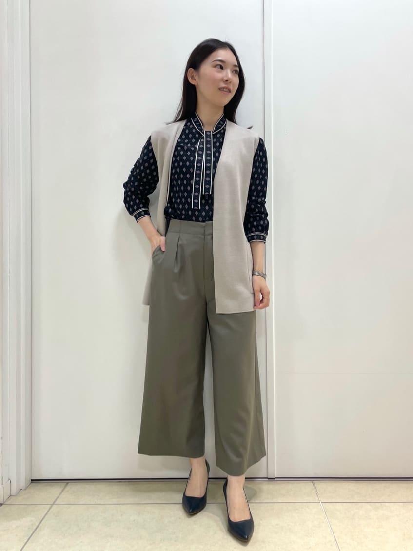 NEWYORKERの【L】クリスタルパネルプリント ボウタイブラウスを使ったコーディネートを紹介します。｜Rakuten Fashion(楽天ファッション／旧楽天ブランドアベニュー)3061928