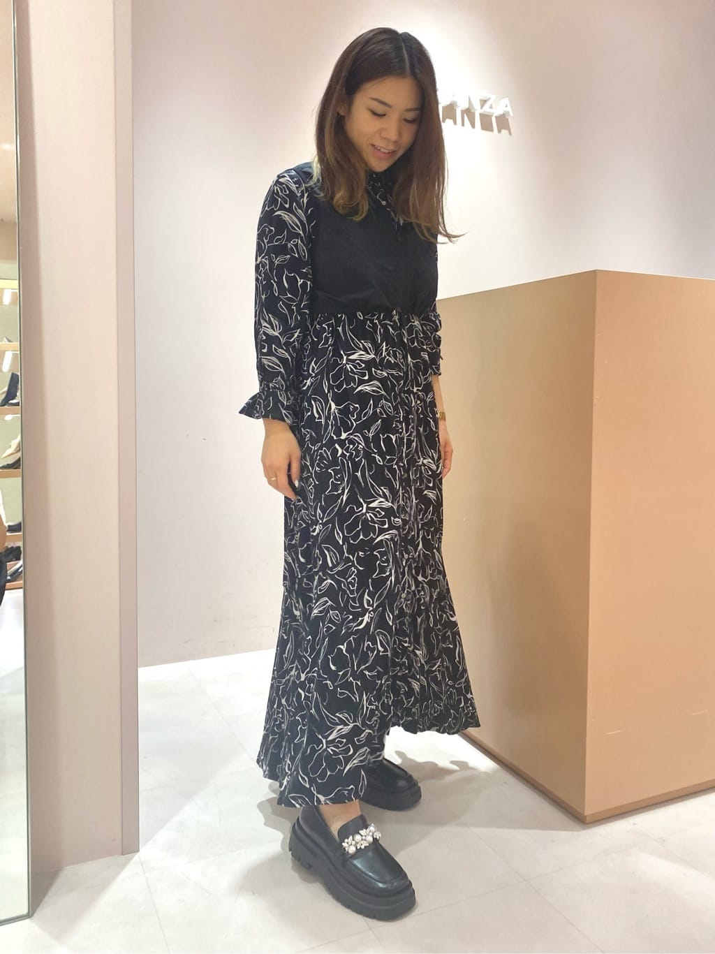 ESPERANZAのパール調ビジューローファーを使ったコーディネートを紹介します。｜Rakuten Fashion(楽天ファッション／旧楽天ブランドアベニュー)3072398