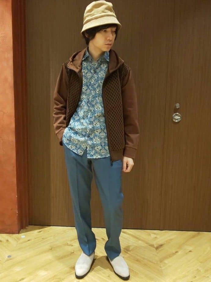 MEN'S BIGIのニットコンビパーカを使ったコーディネートを紹介します。｜Rakuten Fashion(楽天ファッション／旧楽天ブランドアベニュー)3076653