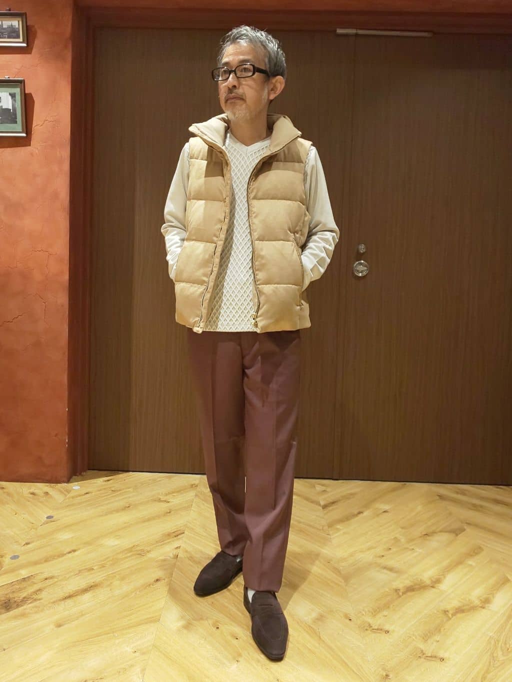MEN'S BIGIのニットコンビVネックカットソーを使ったコーディネートを紹介します。｜Rakuten Fashion(楽天ファッション／旧楽天ブランドアベニュー)3076654