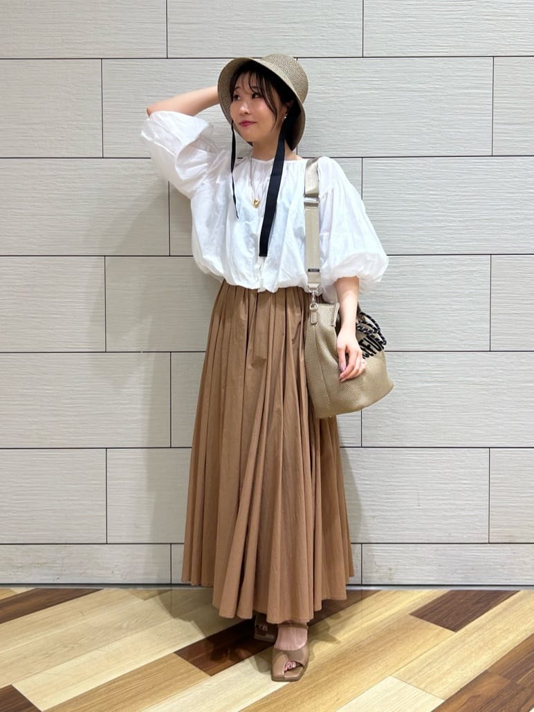 LASUDのロゴワッペンメッシュトートバックを使ったコーディネートを紹介します。｜Rakuten Fashion(楽天ファッション／旧楽天ブランドアベニュー)3090188