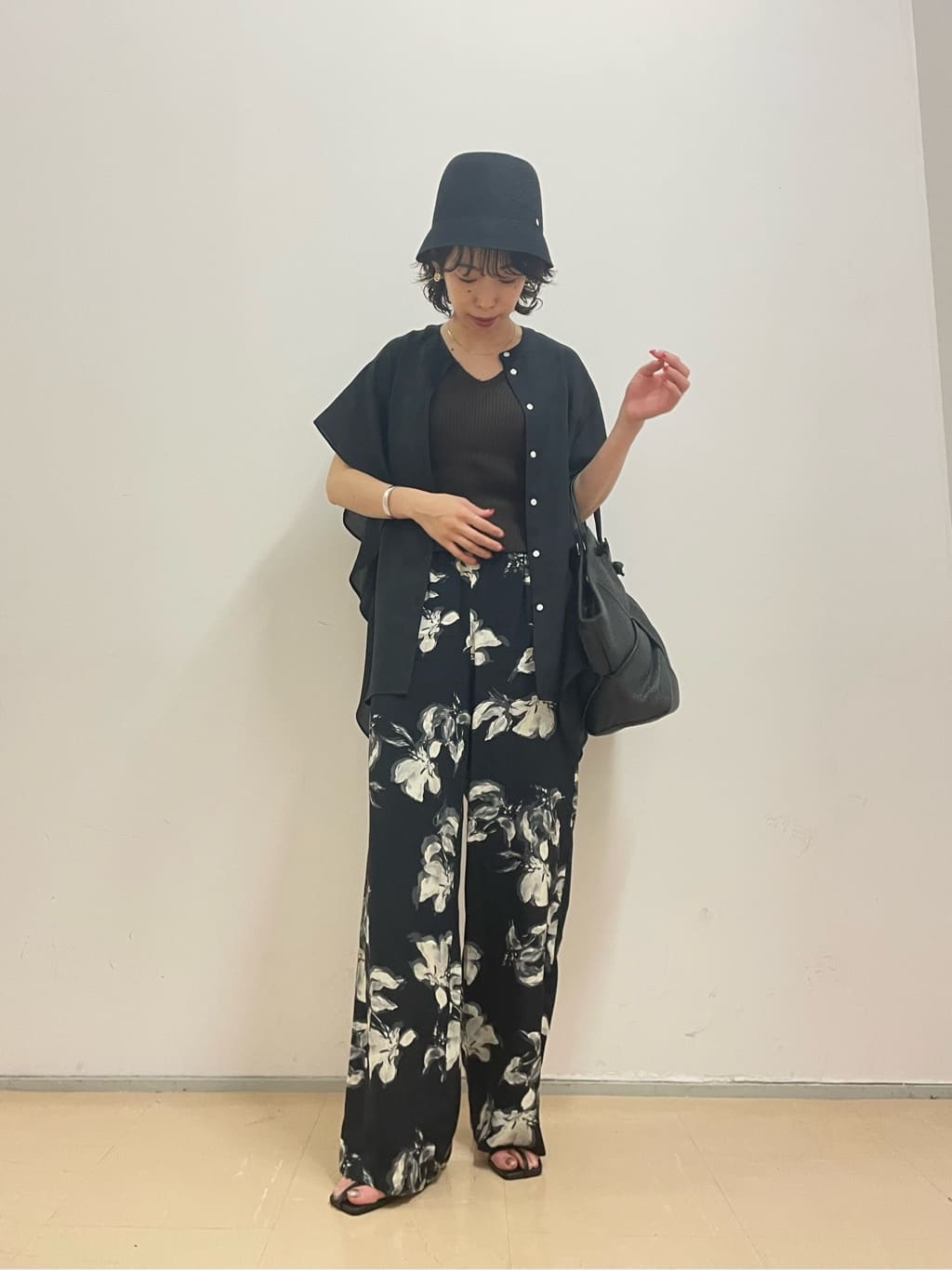 Vinのコーディネートを紹介します。｜Rakuten Fashion(楽天ファッション／旧楽天ブランドアベニュー)3090351