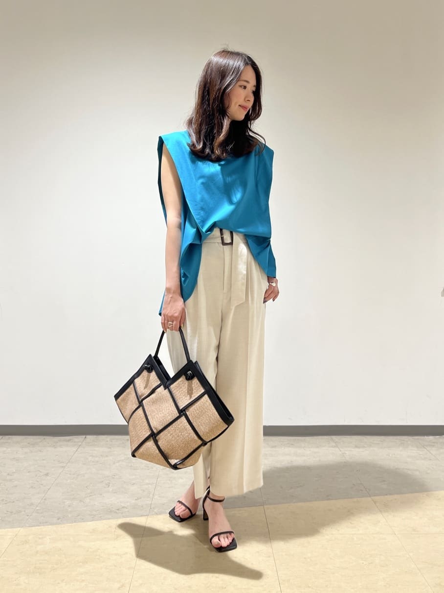 LASUDのタックリネンワイドパンツを使ったコーディネートを紹介します。｜Rakuten Fashion(楽天ファッション／旧楽天ブランドアベニュー)3091163