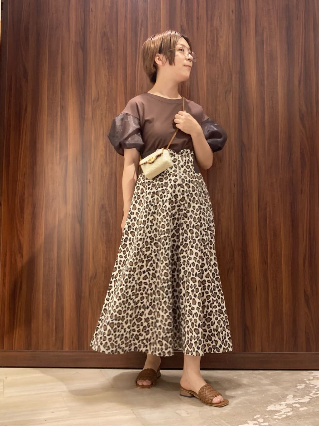 Vinのレオパードフレアスカートを使ったコーディネートを紹介します。｜Rakuten Fashion(楽天ファッション／旧楽天ブランドアベニュー)3106055