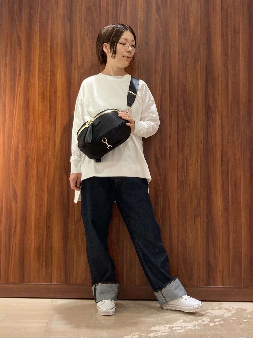 Vinのメタルファスナーショルダーバッグを使ったコーディネートを紹介します。｜Rakuten Fashion(楽天ファッション／旧楽天ブランドアベニュー)3130375