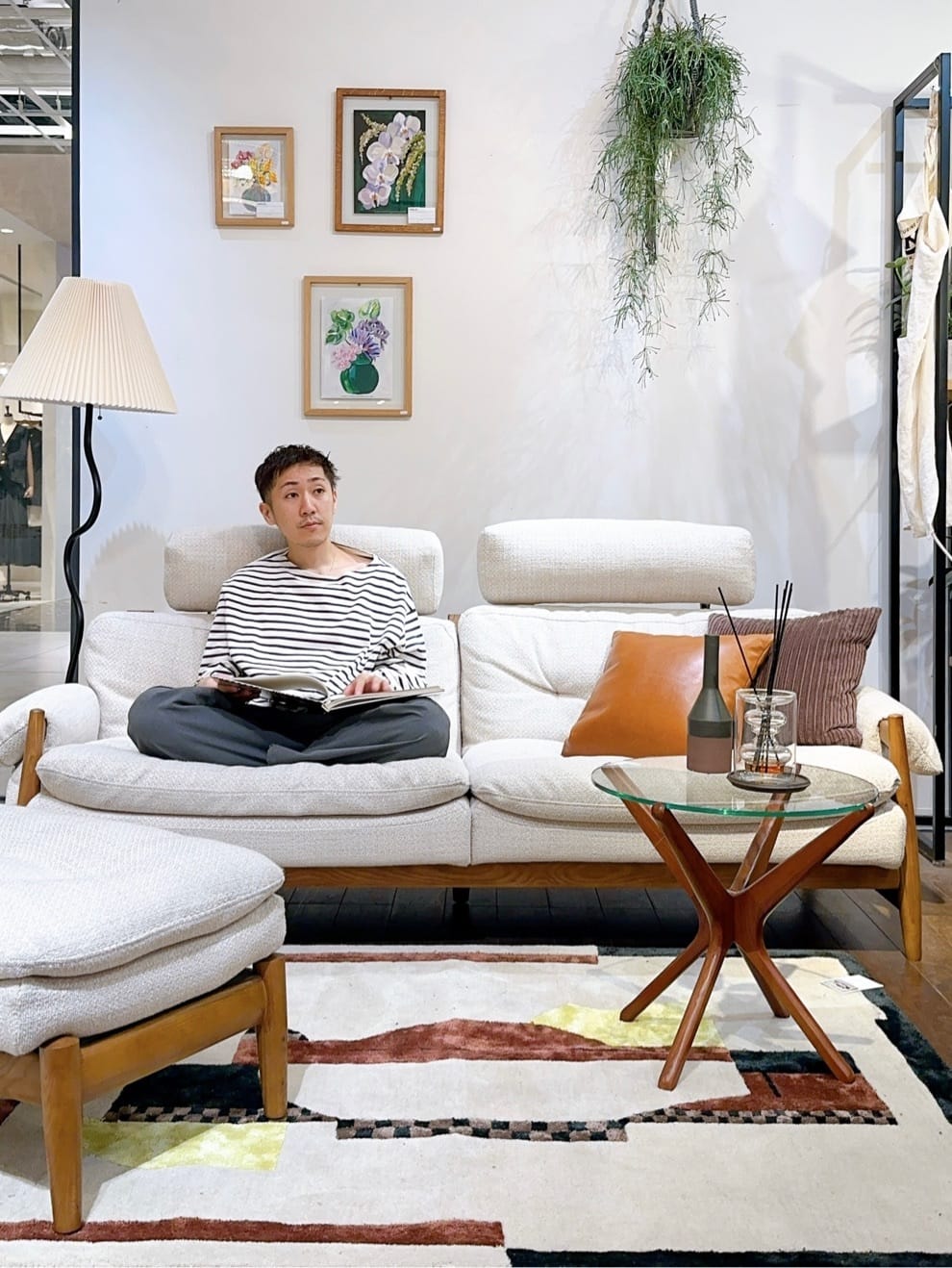 journal standard FurnitureのCUSHION-CHESNUT(中材込) クッションを使ったコーディネートを紹介します。｜Rakuten Fashion(楽天ファッション／旧楽天ブランドアベニュー)3130329